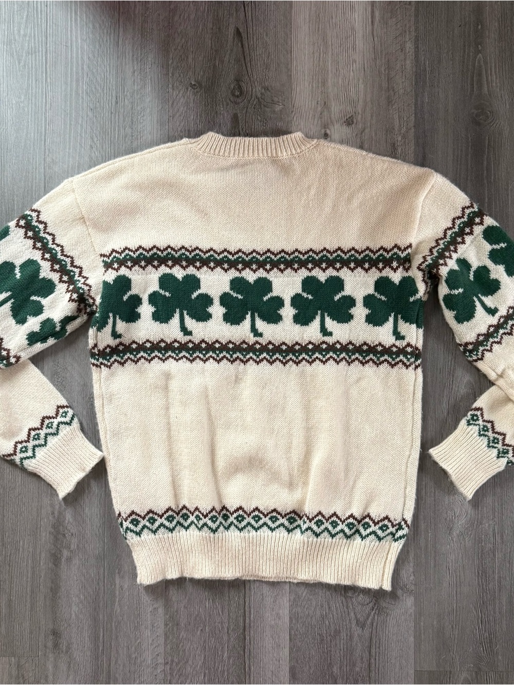 Cream Shamrock Knit Sweater Size L - Picture 3 of 7